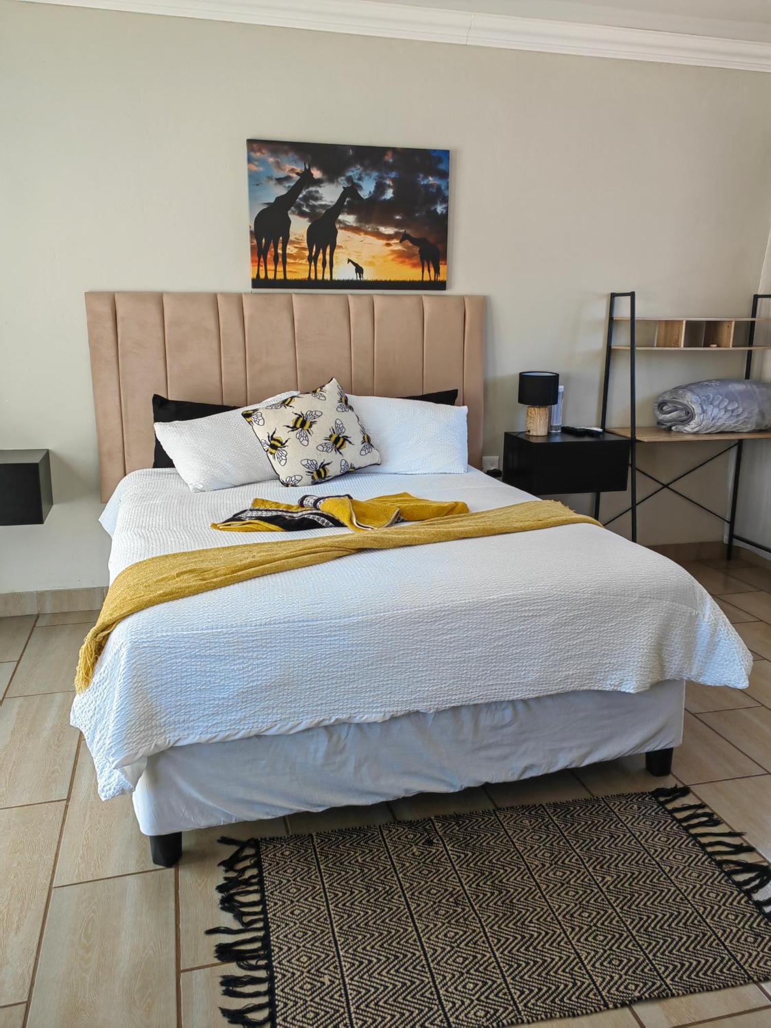 Back Of The Moon Guesthouse Kuruman Exterior foto